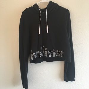 black cropped hollister sweatshirt